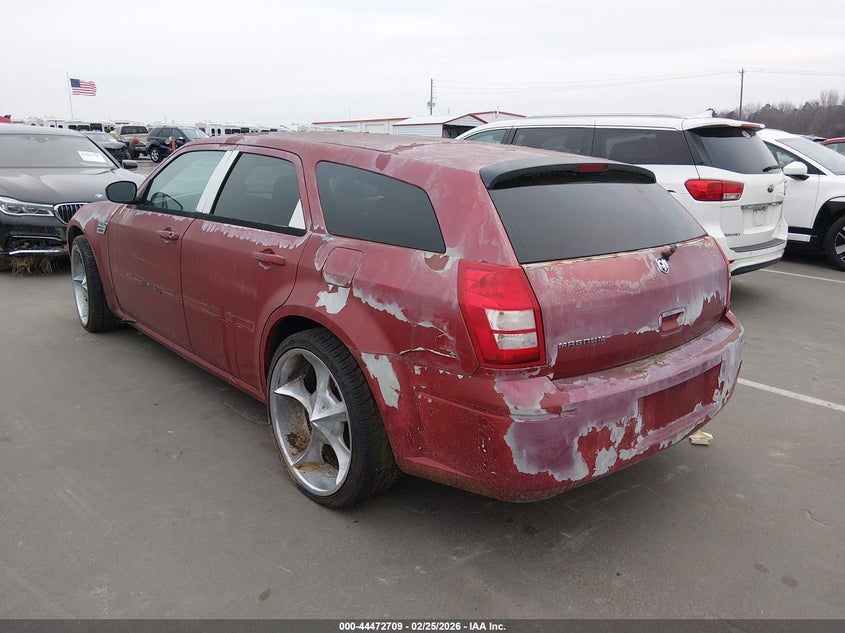 2005 Dodge Magnum Se