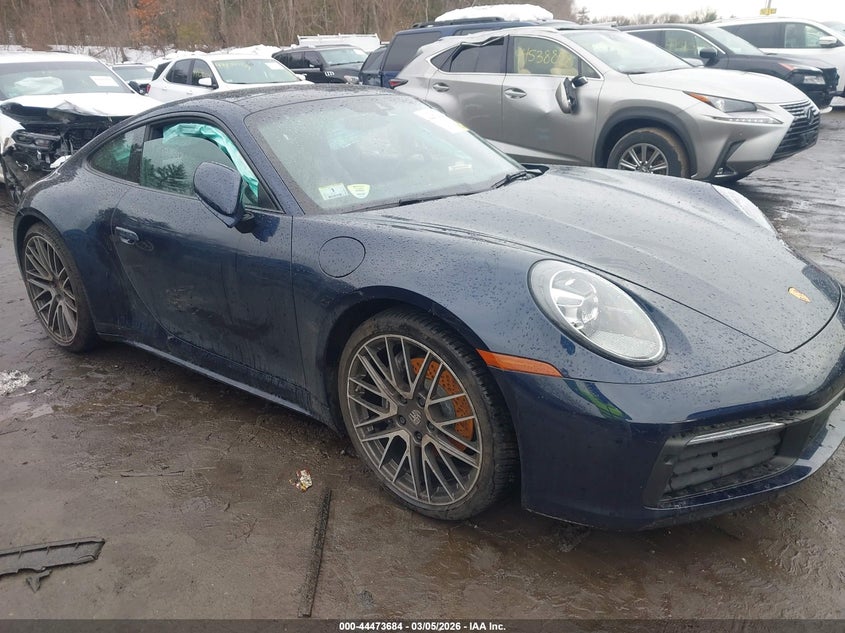 2022 Porsche 911 Carrera/Carrera 4