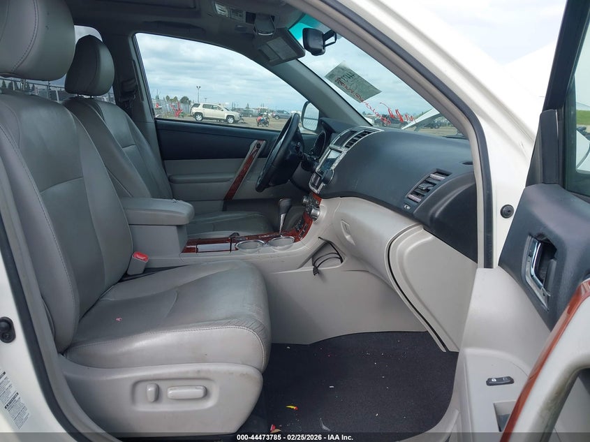 2013 Toyota Highlander Limited V6