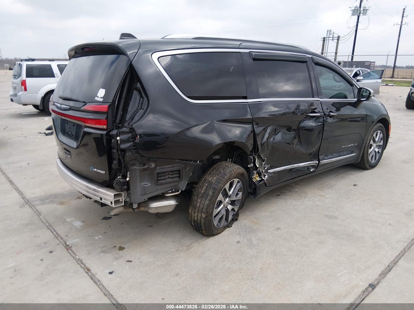 2022 Chrysler Pacifica Hybrid Pinnacle