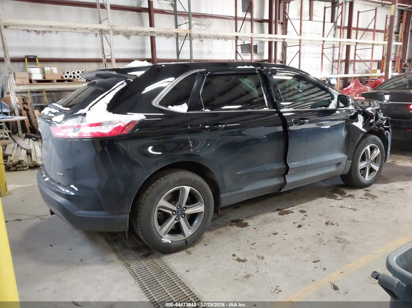 2022 Ford Edge Sel
