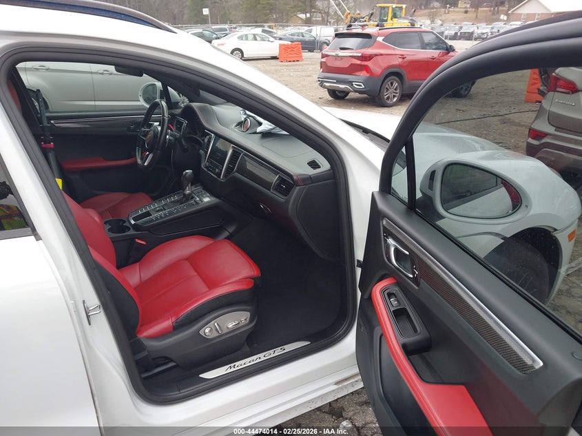 2018 Porsche Macan Gts