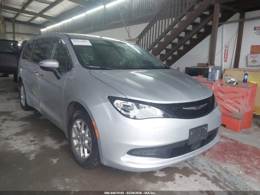 2023 Chrysler Voyager Lx
