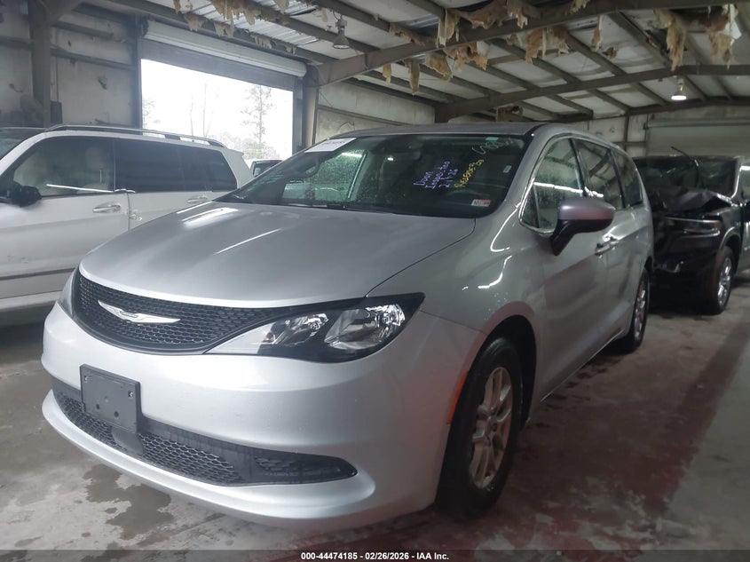 2023 Chrysler Voyager Lx