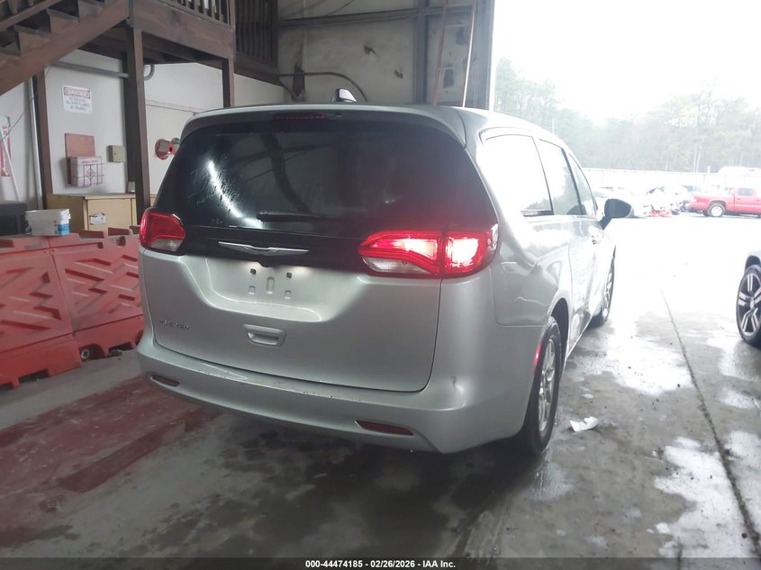 2023 Chrysler Voyager Lx