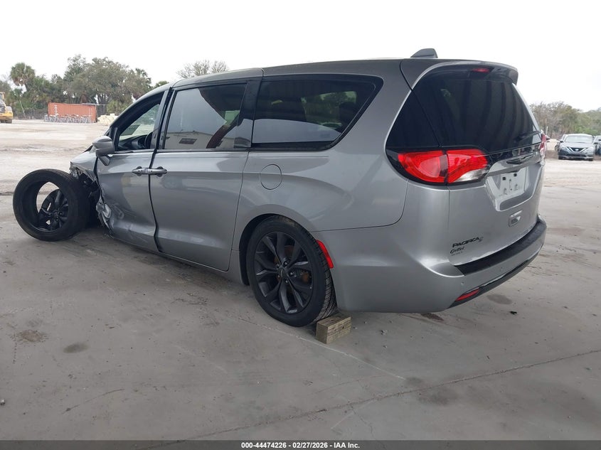 2020 Chrysler Pacifica Touring