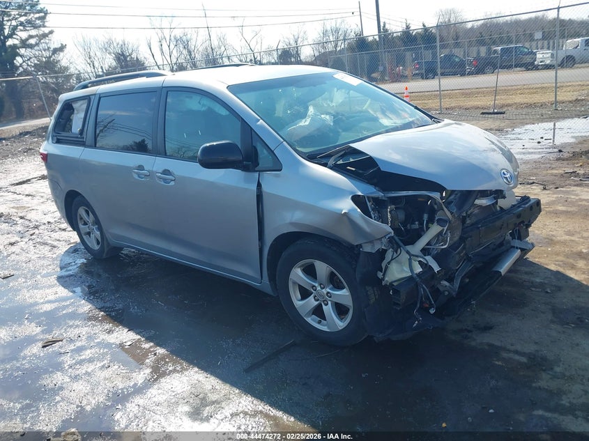 2015 Toyota Sienna Le 8 Passenger