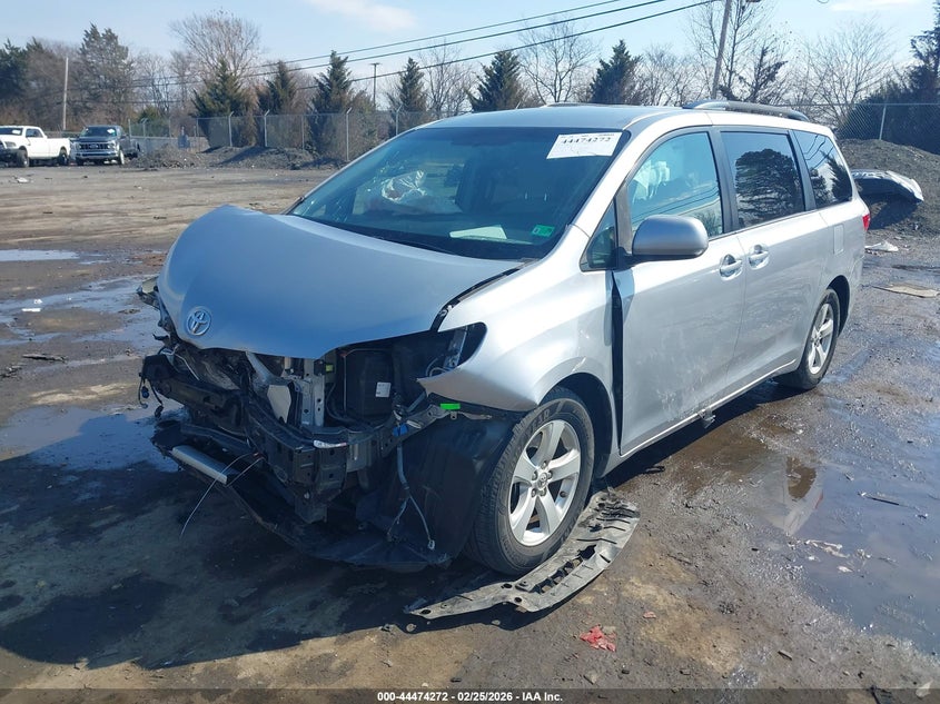 2015 Toyota Sienna Le 8 Passenger