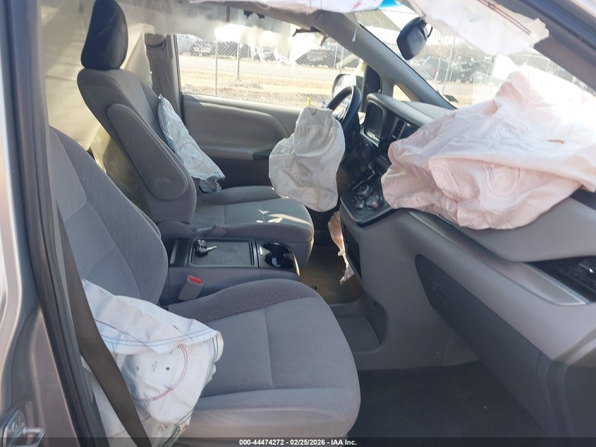 2015 Toyota Sienna Le 8 Passenger