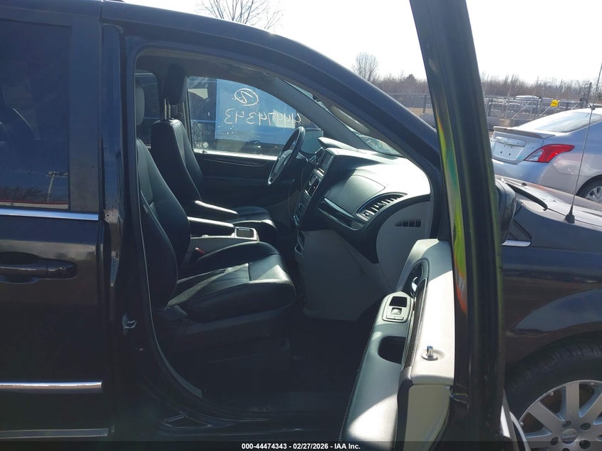 2014 Chrysler Town & Country Touring