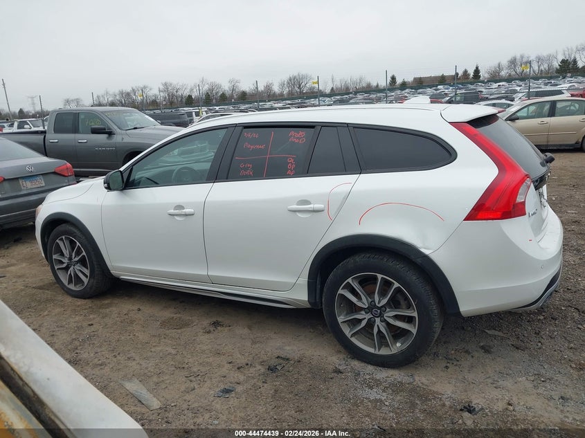 2015 Volvo V60 Cross Country T5 Platinum VIN: YV4612HM4F1000030 Lot: 44474439