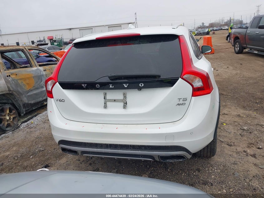 2015 Volvo V60 Cross Country T5 Platinum VIN: YV4612HM4F1000030 Lot: 44474439