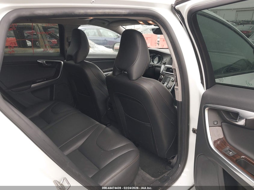 2015 Volvo V60 Cross Country T5 Platinum VIN: YV4612HM4F1000030 Lot: 44474439