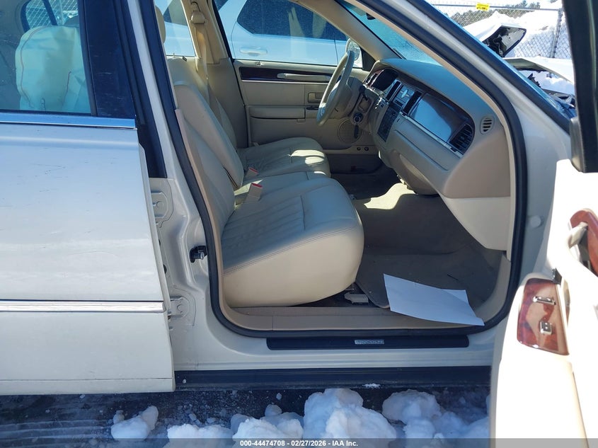 2007 Lincoln Town Car Signature