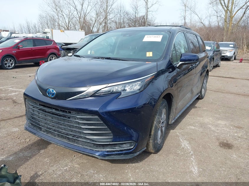 2024 Toyota Sienna Le
