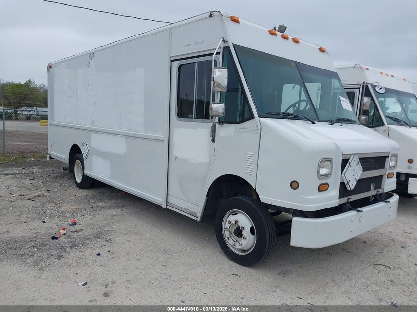 1998 FREIGHTLINER CHASSIS M LINE WALK-IN VAN