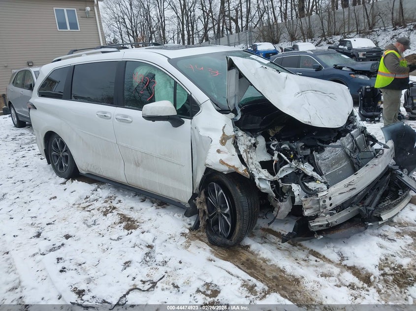 TOYOTA SIENNA PLATINUM