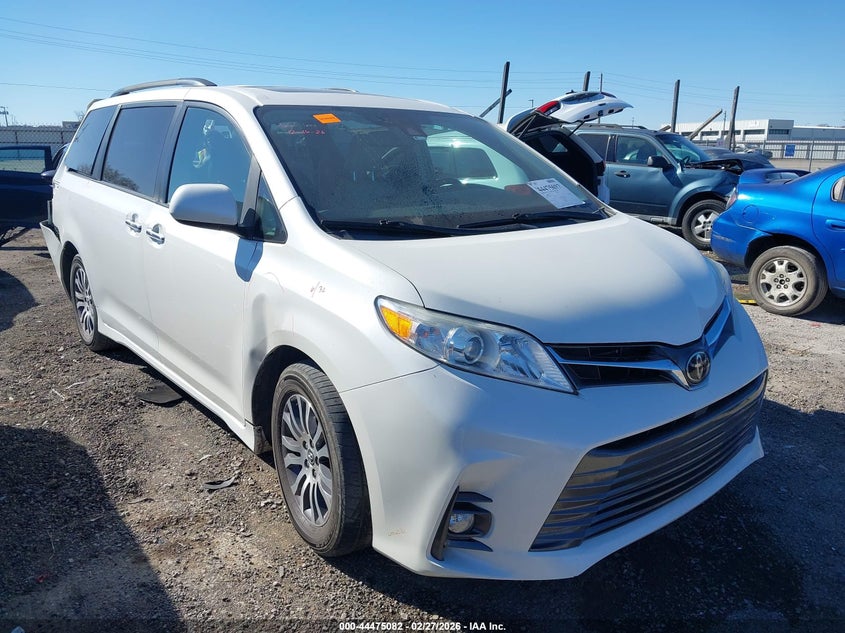 2018 Toyota Sienna Xle 8 Passenger