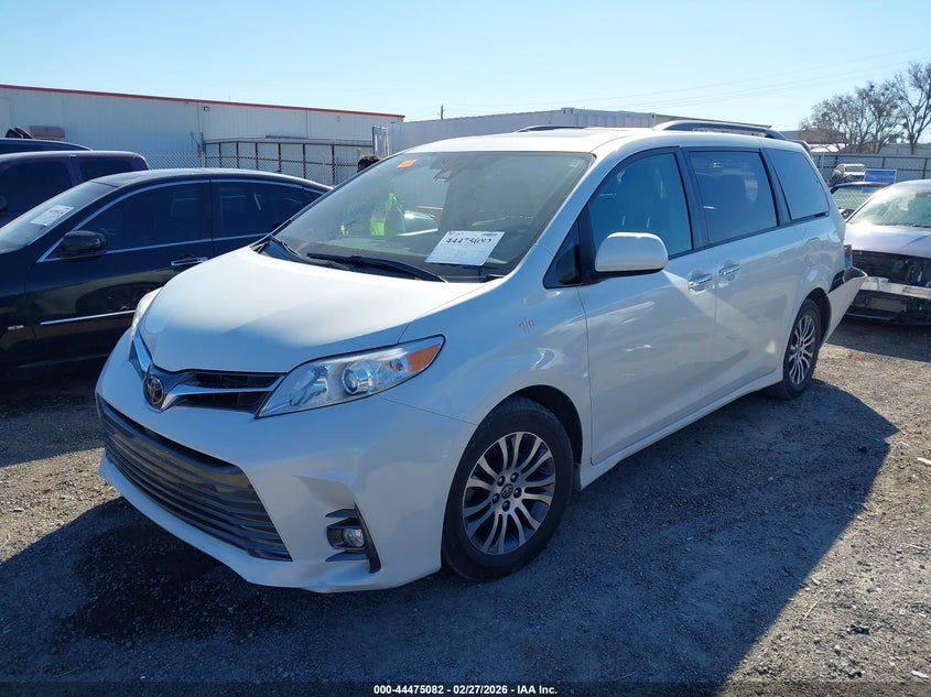 2018 Toyota Sienna Xle 8 Passenger