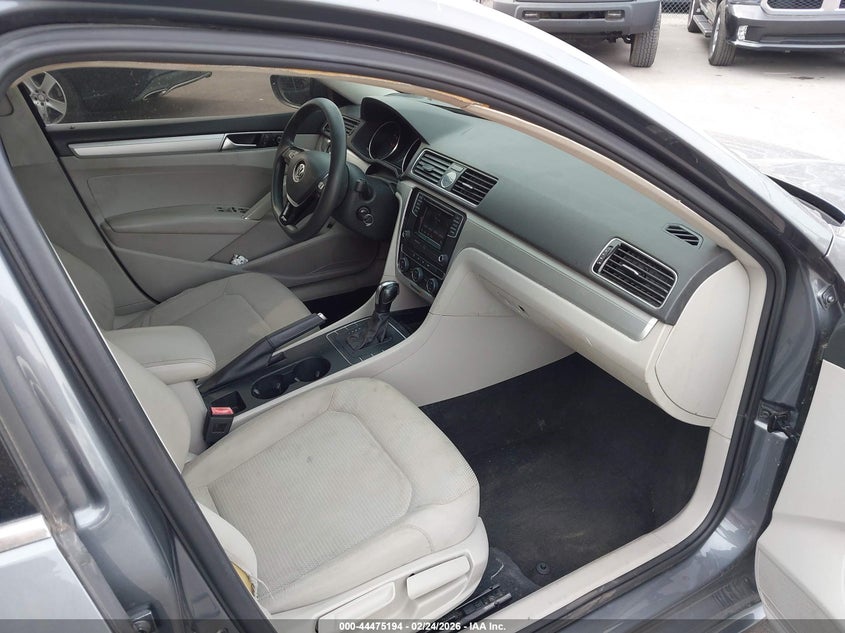 2016 Volkswagen Passat 1.8T S