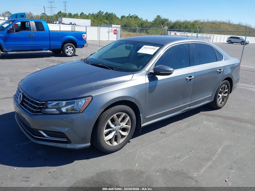2016 Volkswagen Passat 1.8T R-Line/1.8T S
