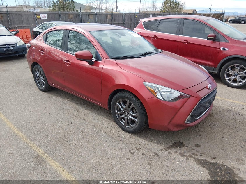 2019 TOYOTA YARIS Red VIN: 3MYDLBYV4KY511029