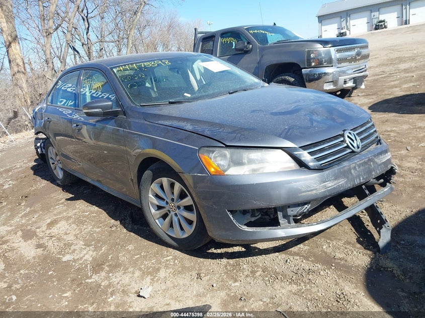 2013 VOLKSWAGEN PASSAT S