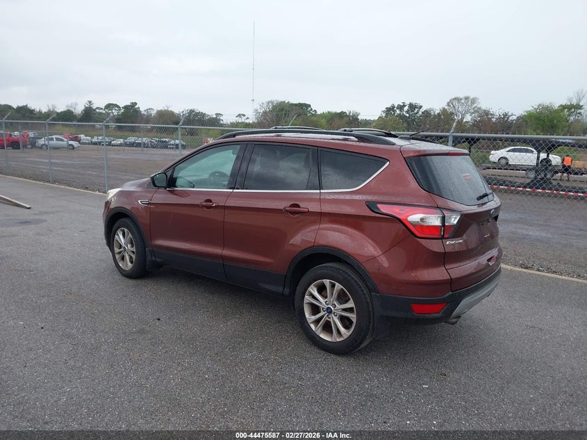 Vin: 1fmcu0gdxjub36975, lot: 44972264, ford escape se 20183