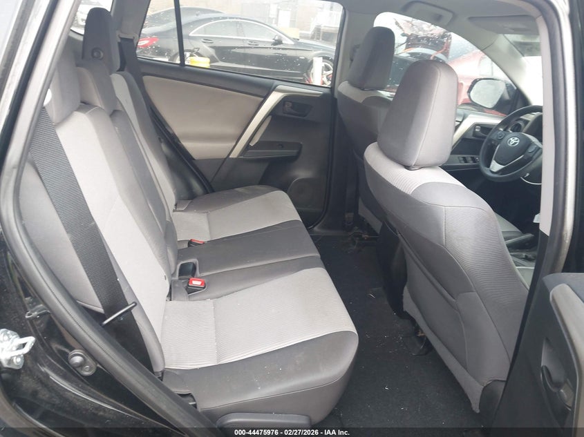 TOYOTA RAV4 - zdjęcie 8