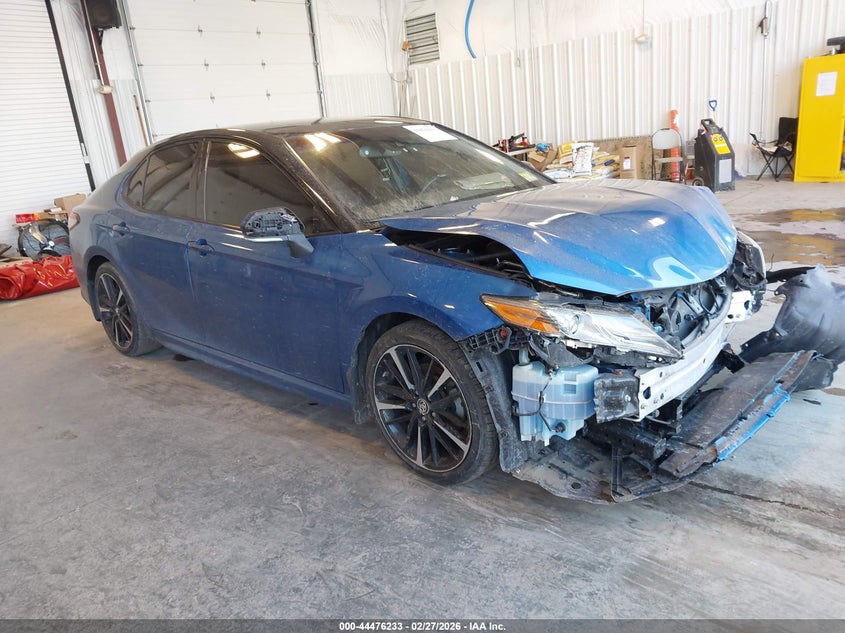 2019 TOYOTA CAMRY XSE