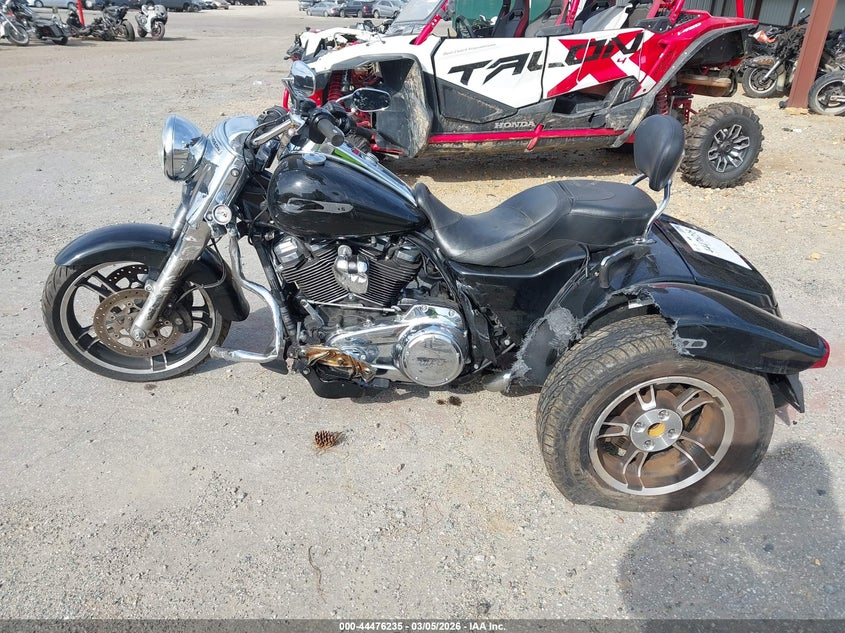 VIN: 1HD1MCP16KB852822 2019 HARLEY-DAVIDSON FLRT