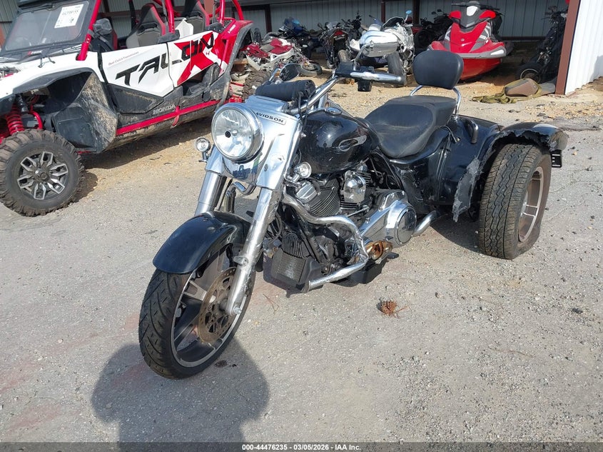 VIN: 1HD1MCP16KB852822 2019 HARLEY-DAVIDSON FLRT