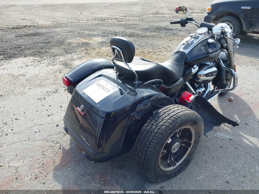 VIN: 1HD1MCP16KB852822 2019 HARLEY-DAVIDSON FLRT