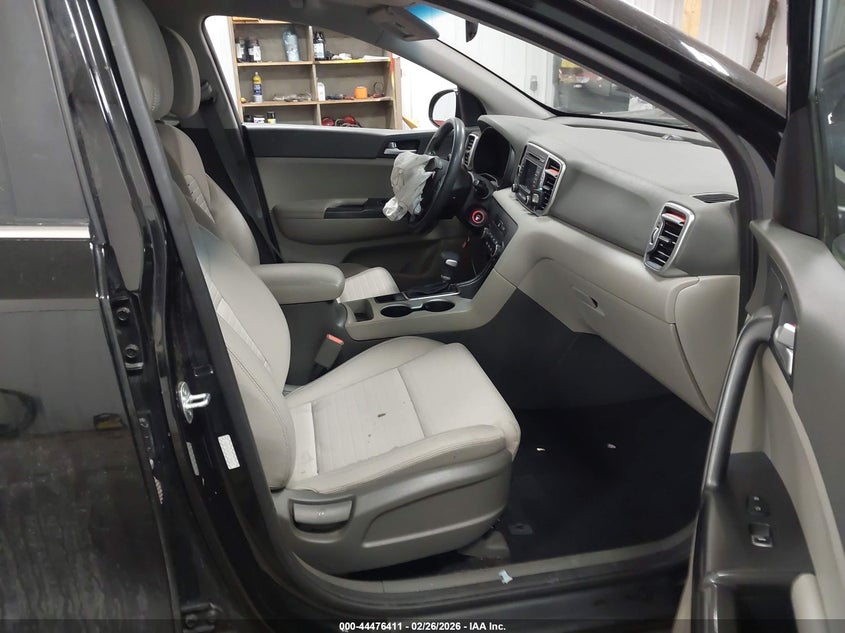 VIN KNDPMCAC9H7184435 2017 KIA SPORTAGE LX