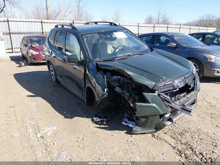 2024 Subaru Forester Premium