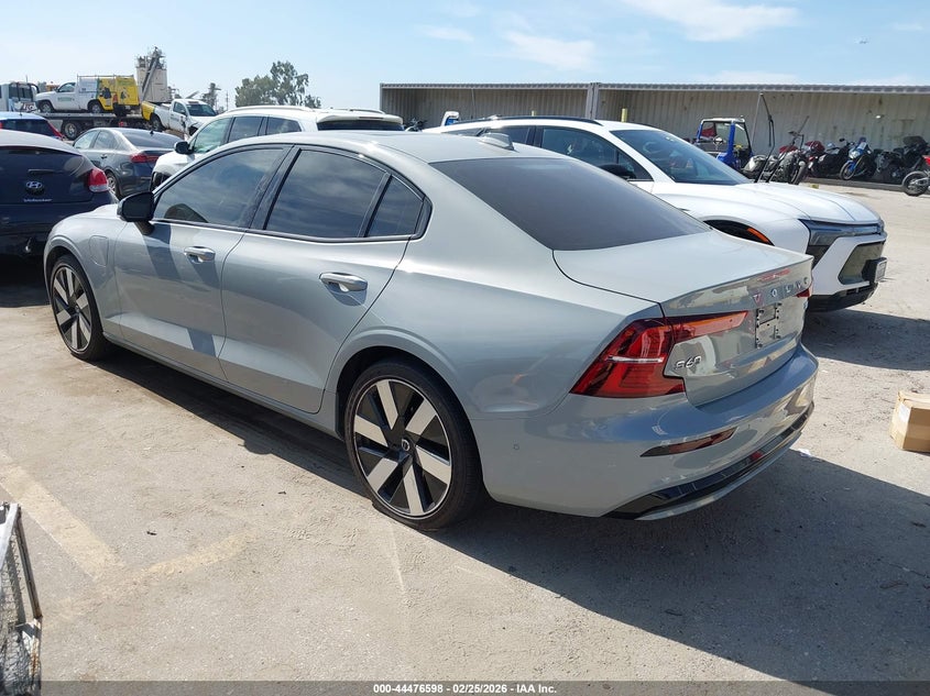 2025 Volvo S60 Plug-In Hybrid T8 Plus