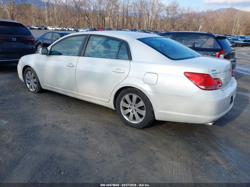 2005 Toyota Avalon Xls