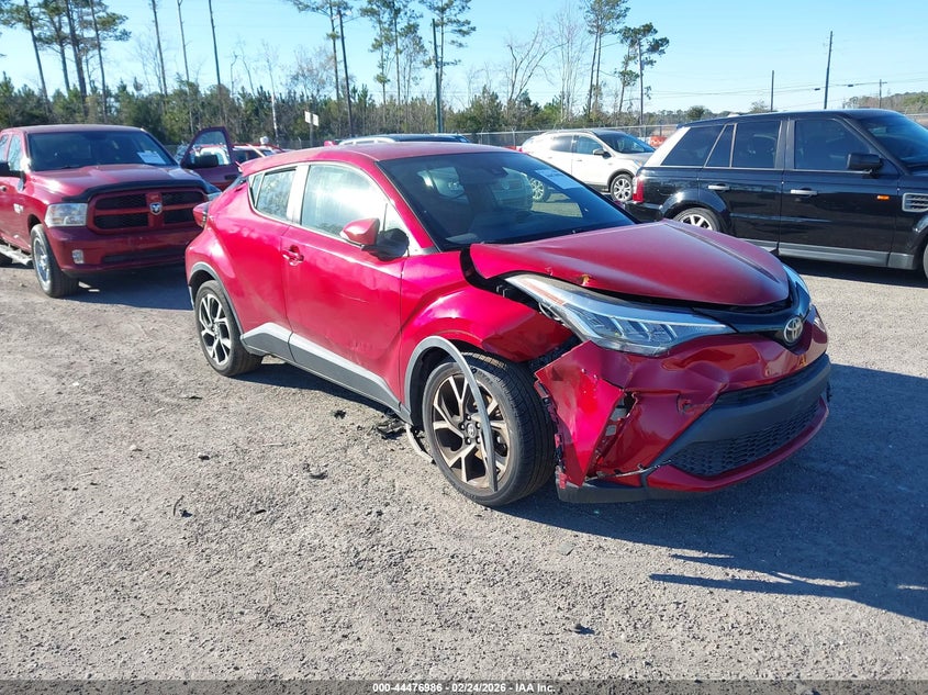 2020 TOYOTA C-HR XLE
