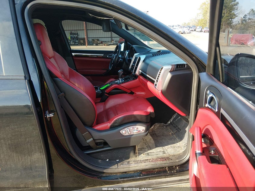 2017 Porsche Cayenne Platinum Edition