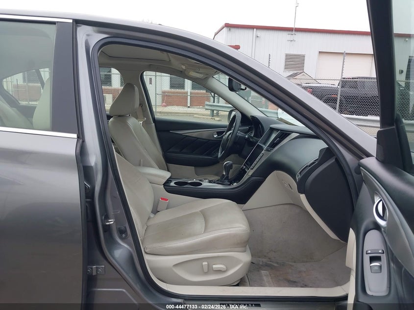 2015 Infiniti Q50 Premium