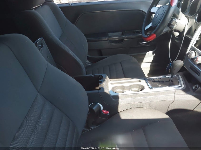 2010 Dodge Challenger Se