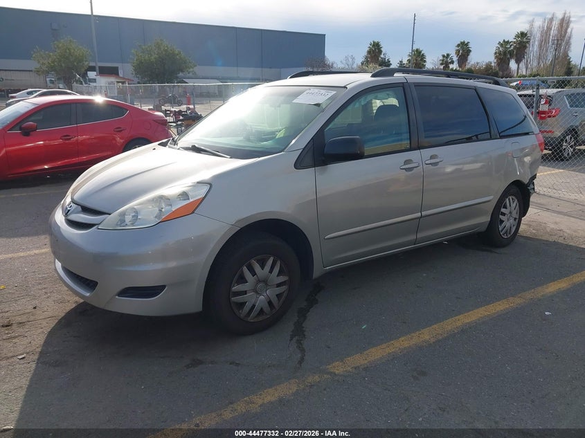 2010 Toyota Sienna Le