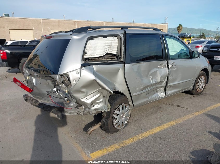 2010 Toyota Sienna Le