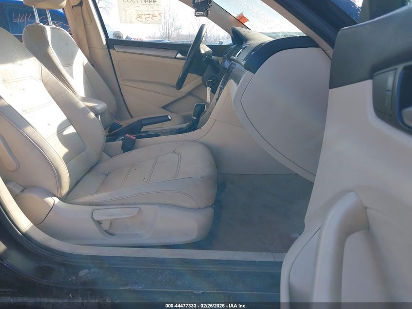 2014 Volkswagen Passat 2.5L Se