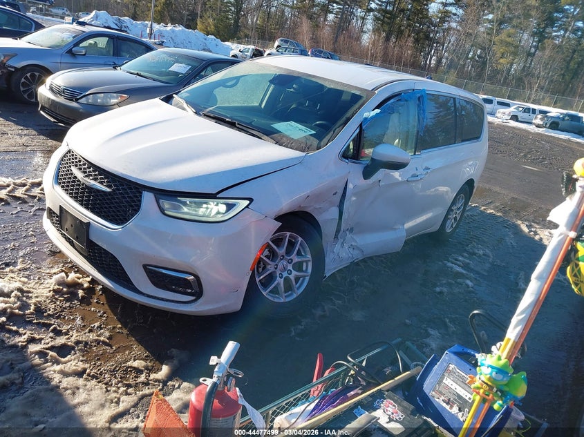 2023 Chrysler Pacifica Touring L
