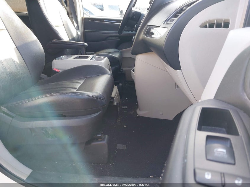 2012 Chrysler Town & Country Touring-L