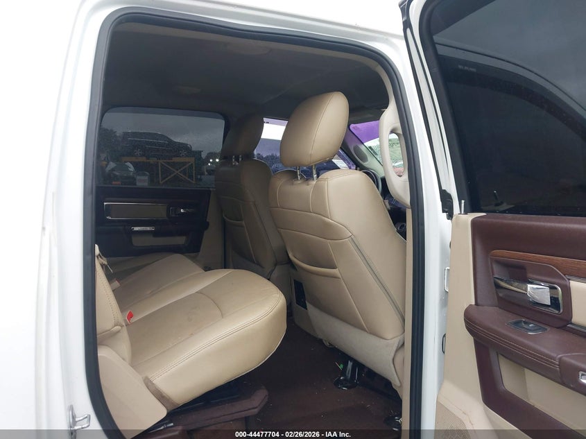 2016 Ram 1500 5.7 Ram Laramie white Lot 111044477704 Vin 1C6RR6NT9GS169376