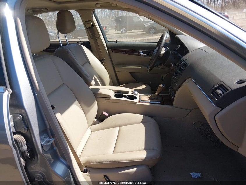 2011 Mercedes-Benz C 300 Luxury 4Matic