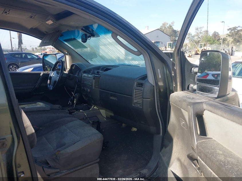 2005 Nissan Titan Se