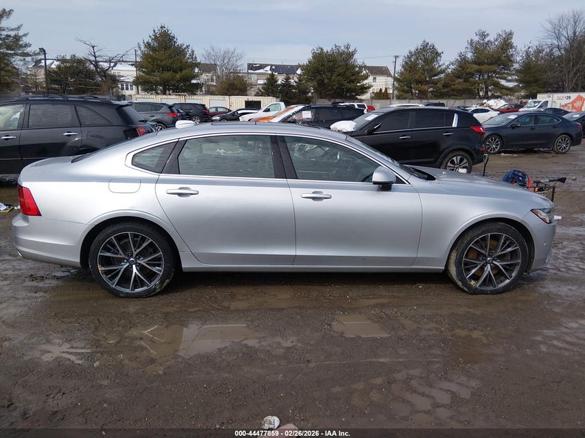 2018 Volvo S90 T6 Momentum VIN: LVY992MK5JP033081 Lot: 44477859